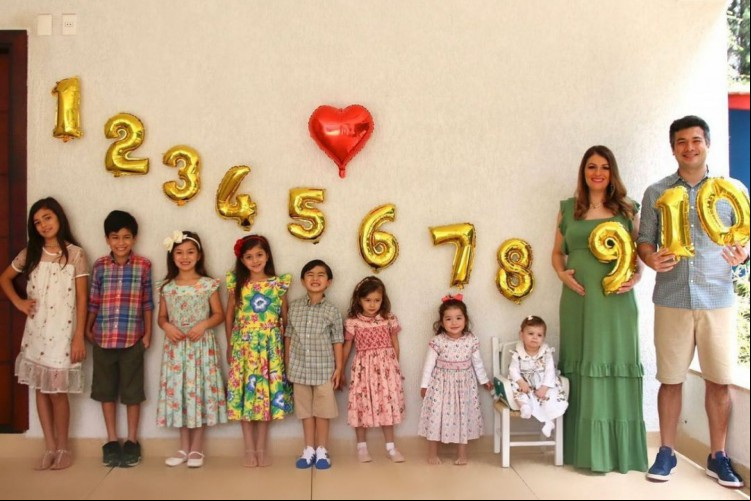 Mariana, que tem oito filhos, conta que descobriu a chegada dos gêmeos após um forte sangramento.