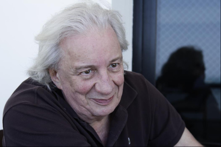 Marco Nanini sofre uma lesão em seu menisco, cancelando temporada de shows no Rio de Janeiro