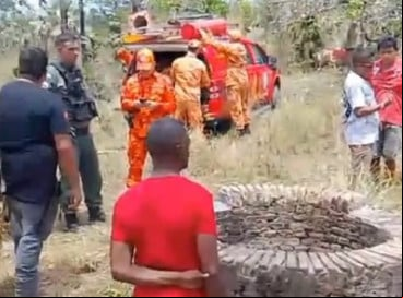 Os corpos dos jovens precisaram ser resgatados pelo Corpo de Bombeiros 