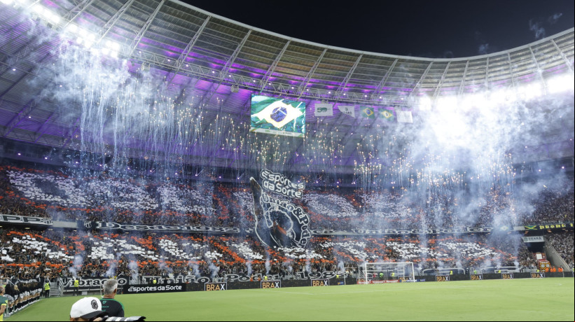 Torcida do Ceará no jogo Ceará x América-MG, no Castelão, pela Série B 2024