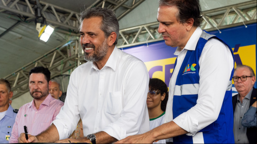 Elmano e Camilo na de parceria para a segunda fase da obras da campus cearense do ITA na Base Aérea