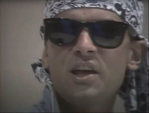 No fim de 1987, Cazuza iniciou as gravações do seu novo disco, Ideologia, que incluiu os hits Ideologia, Brasil e Faz Parte Do Meu Show.