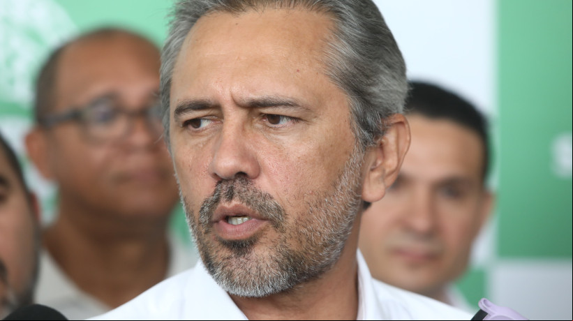 Imagem de apoio ilustrativo. Governador Elmano de Freitas rebate acusações do governador do Rio de Janeiro, Cláudio Castro