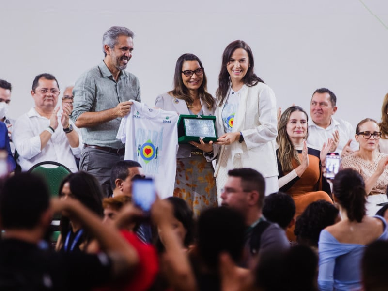 FORTALEZA-CE, BRASIL, 26-05-2025: Visita da primeira-dama do Brasil, Janja Lula da Silva, ao Ceará. Na ocasião, há a entrega das certificações do curso de panficação social, com a presença de autoridades, como Elmano de Freitas, Evandro Leitão e Camilo Santana. (Foto: Fernanda Barros/ O Povo) FORTALEZA-CE, BRASIL, 26-05-2025: Visita da primeira-dama do Brasil, Janja Lula da Silva, ao Ceará. Na ocasião, há a entrega das certificações do curso de panficação social, com a presença de autoridades, como Elmano de Freitas, Evandro Leitão e Camilo Santana. (Foto: Fernanda Barros/ O Povo)