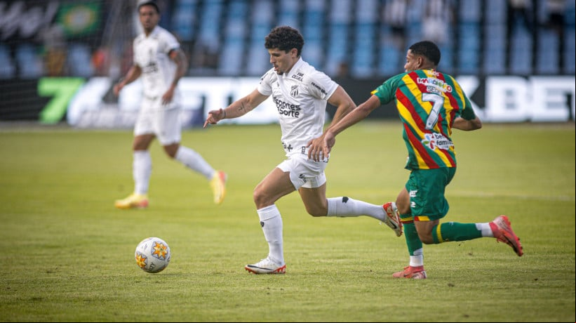 O Ceará jogou diante do Sampaio Corrêa no estádio Castelão, no Maranhão, pela Copa do Nordeste.  
