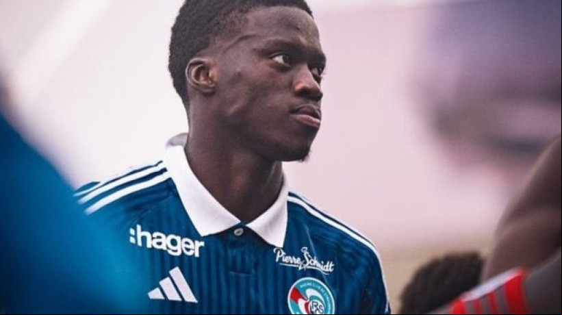 Zagueiro francês de 19 anos assina até 2033 e, com os novos reforços, clube já gastou mais de 60 milhões de libras (cerca de R$ 451 milhões) 