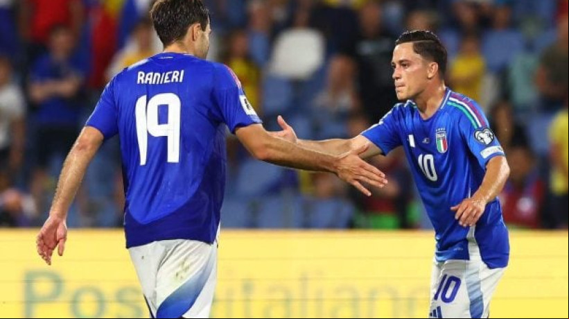 Com gols de Raspadori e Cambiaso, italianos fazem 2 a 0 no estádio Città del Tricolore e somam primeiros pontos no Grupo I 